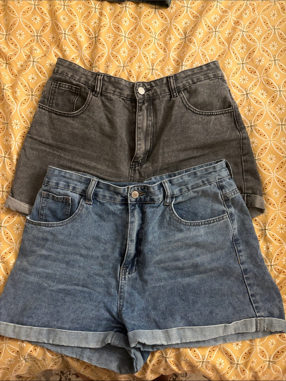 SHEIN Two-Pack Rolled Hem Jean Shorts in Black & Blue